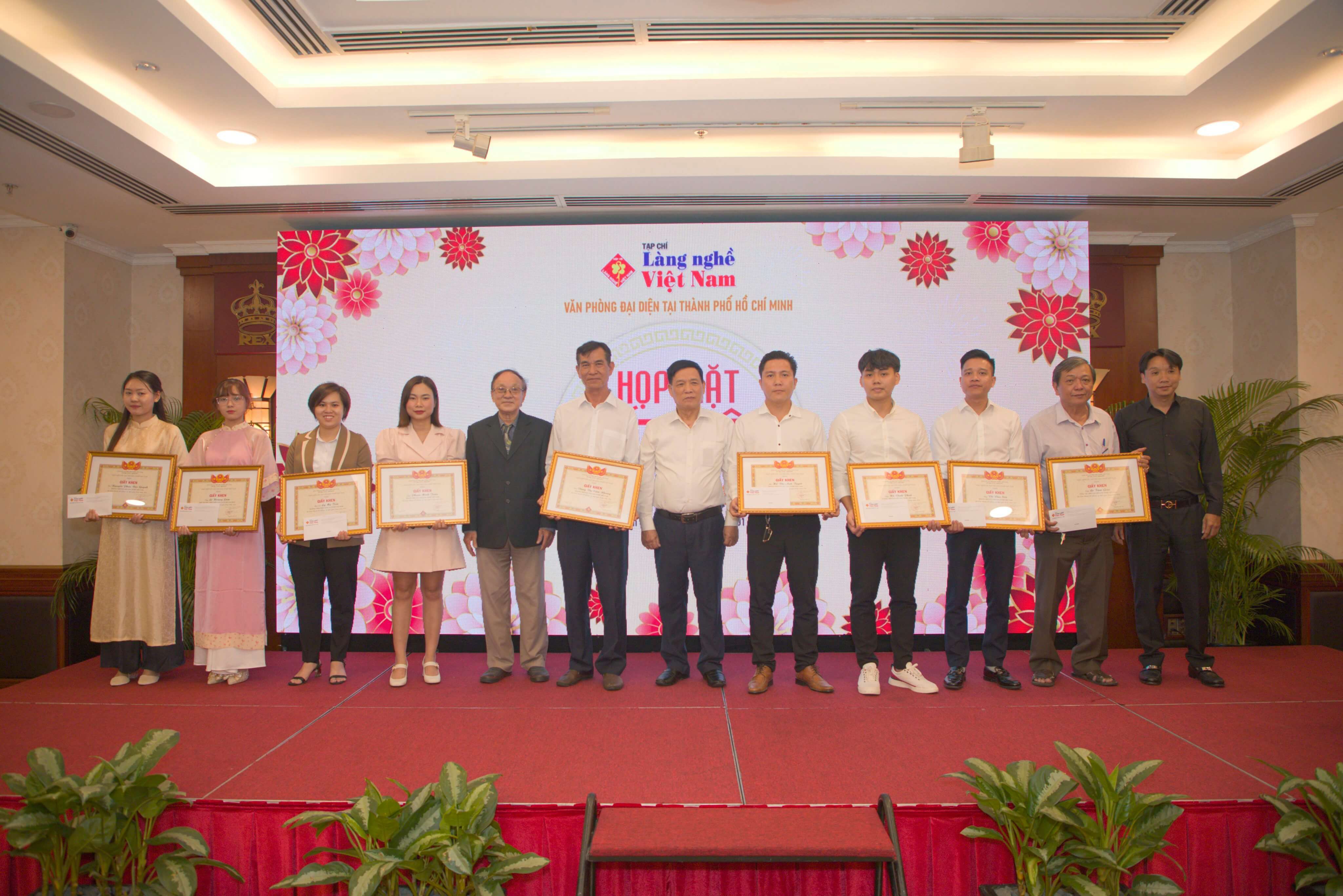 VPĐD tại TP. HCM - Tạp chí Làng nghề Việt Nam họp mặt cuối năm