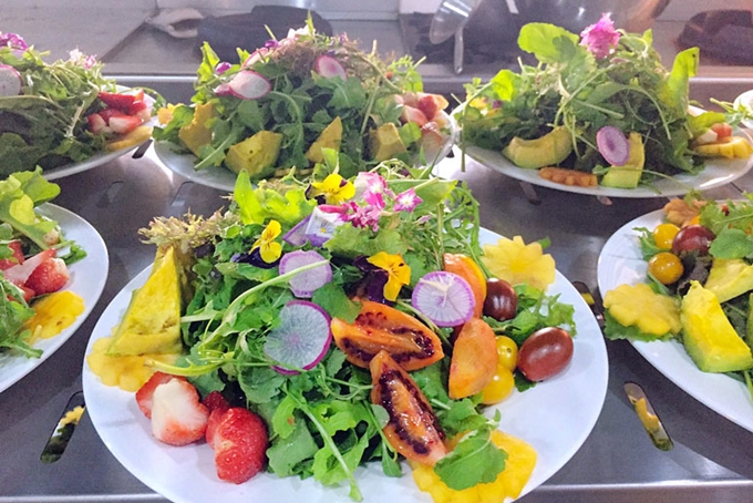 Công diễn “100 món ăn từ rau và hoa Đà Lạt”