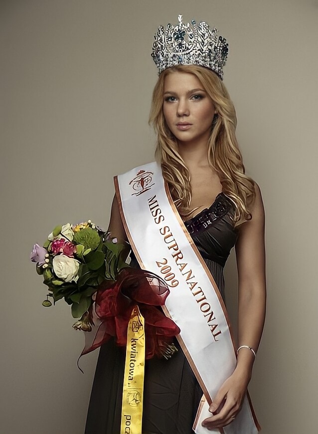 Người đẹp Nga bị gạch tên khỏi Miss Supranational