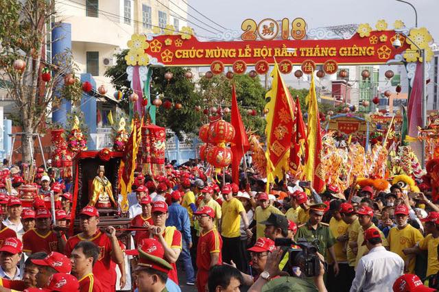 Lễ hội chùa Bà Thiên Hậu: Ngày đầu xuân ở Bình Dương