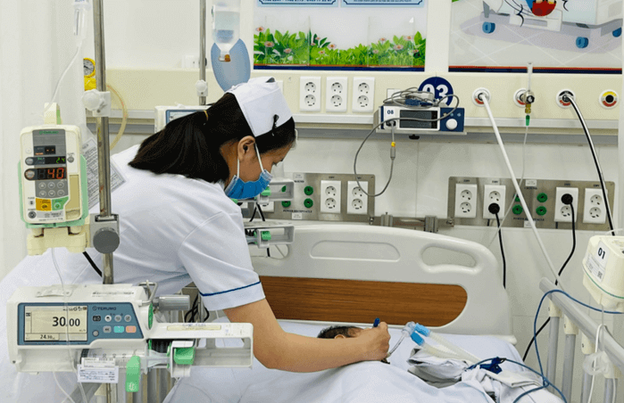 Bệnh tay chân miệng tăng, TP Hồ Chí Minh đối diện nguy cơ thiếu thuốc điều trị