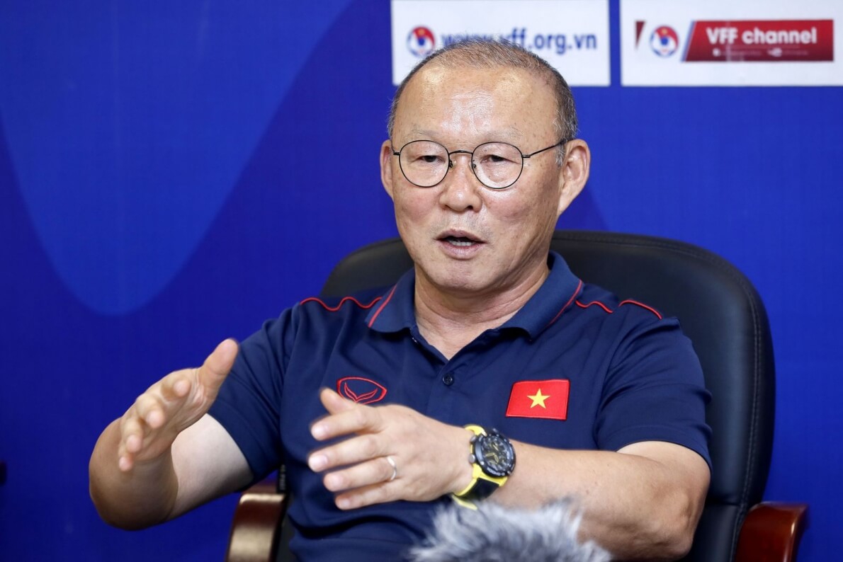 Thầy Park tiết lộ thời gian đàm phán hợp đồng với VFF