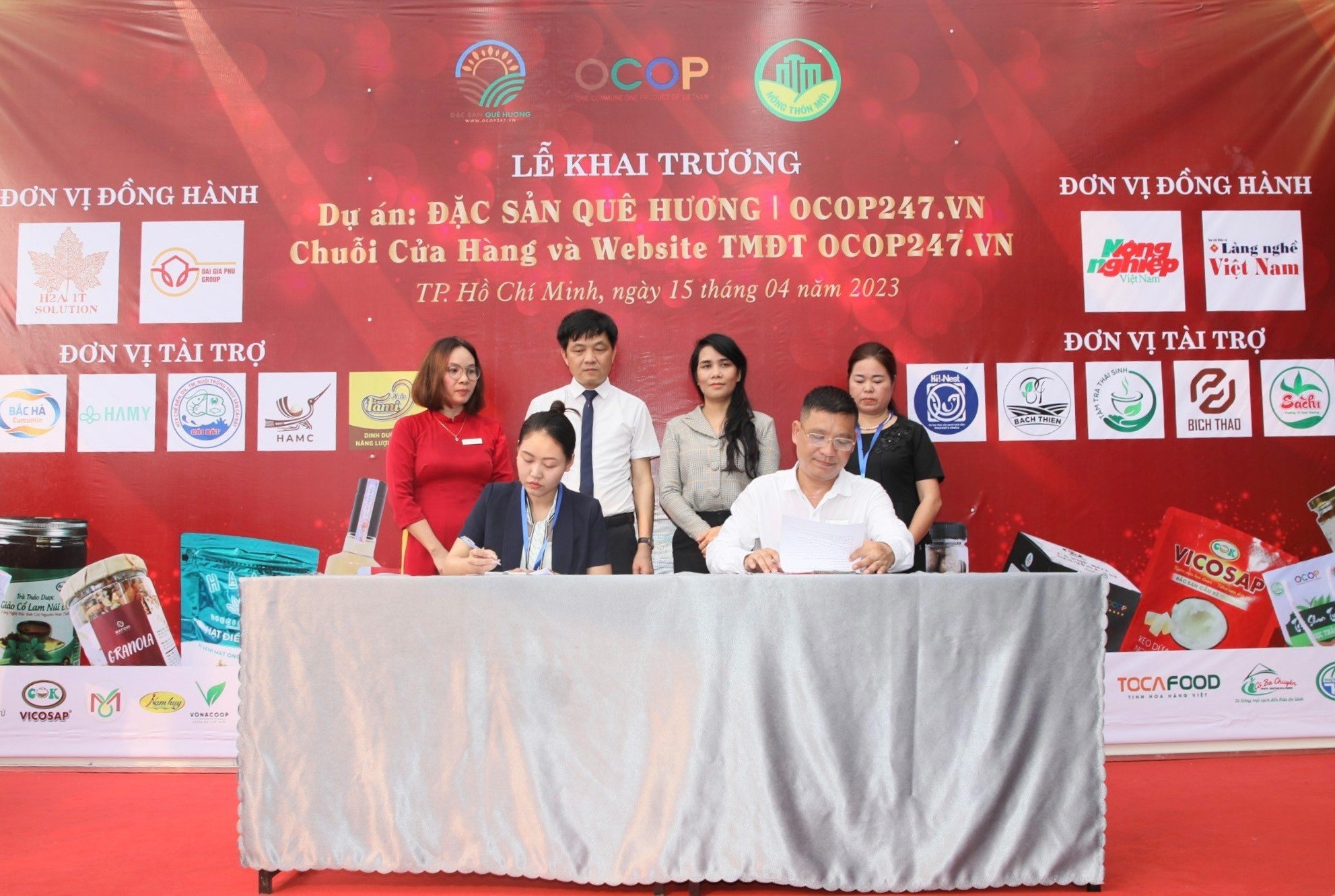Tập Đoàn Đại Gia Phú ký kết hợp tác, bảo trợ truyền thông cùng Tạp chí Làng nghề Việt Nam