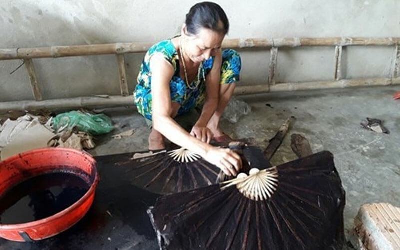 Nghệ An : Làng Nam gắn bó với nghề làm quạt giấy