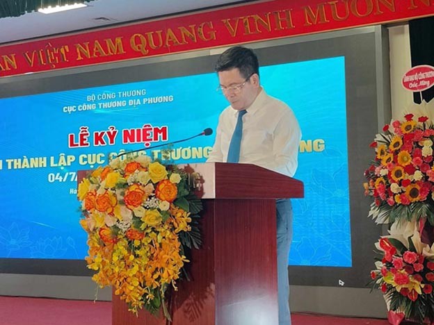 Ông Nguyễn Hồng Diên - Ủy viên Trung ương Đảng - Bộ trưởng Bộ Công Thương phát biểu tại buổi lễ kỷ niệm 20 năm thành lập Cục Công Thương